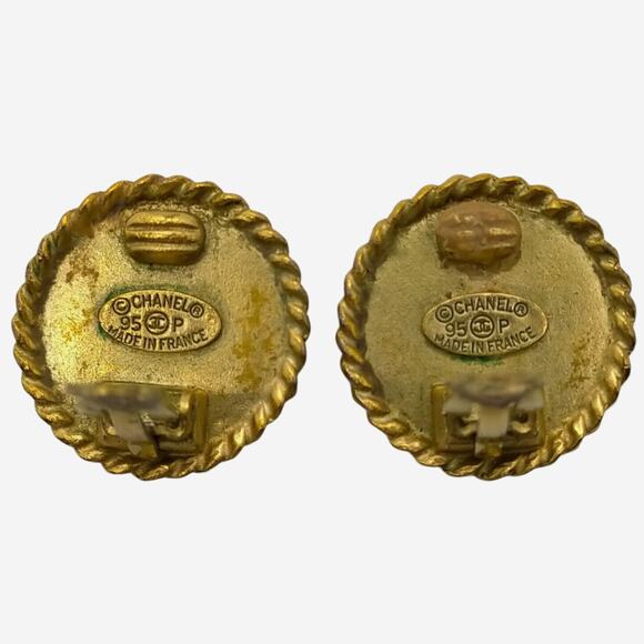 Chanel Black and 24k Gold-Plated Clip-on Earrings - Picture 5 of 9